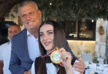 Bukë, një gotë ujë dhe vaj ulliri – Nisma që synon ta bëjë mikpritjen shqiptare simbol të turizmit Bukë, një gotë ujë dhe vaj ulliri – Nisma që synon ta bëjë mikpritjen shqiptare simbol të turizmit