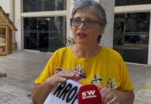 Aneta Xhiku e zhgënjyer me qytetarët në Sarandë: “Flasin vetëm në rrjetet sociale nga divani” Aneta Xhiku e zhgënjyer me qytetarët në Sarandë: “Flasin vetëm në rrjetet sociale nga divani”