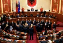 Për vete nuk kursehen: 1,300 euro një karrige deputeti, 400,000 euro për udhëtime dhe 250,000 për karburant Për vete nuk kursehen: Deri në 1,300 euro një karrige deputeti, 400 mijë euro për udhëtime dhe 250 mijë për karburant