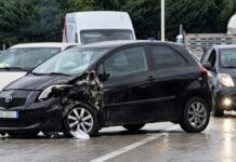 Një tjetër aksident pranë Urës së Gajdarit, përplasen dy automjete Një tjetër aksident pranë Urës së Gajdarit, përplasen dy automjete