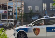 Prokuroria kërkon masat për 20 të arrestuarit si shpërndarës në Shëtitoren e Sarandës dhe Ksamil Gjykata jep vendimin për 20 të arrestuarit si shpërndarës në Shëtitoren e Sarandës