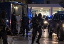 Arratisje spektakolare në Greqi: grupi i armatosur me kallashnikovë liron 41-vjeçarin shqiptar Arratisje spektakolare në Greqi: grupi i armatosur me kallashnikovë liron 41-vjeçarin shqiptar